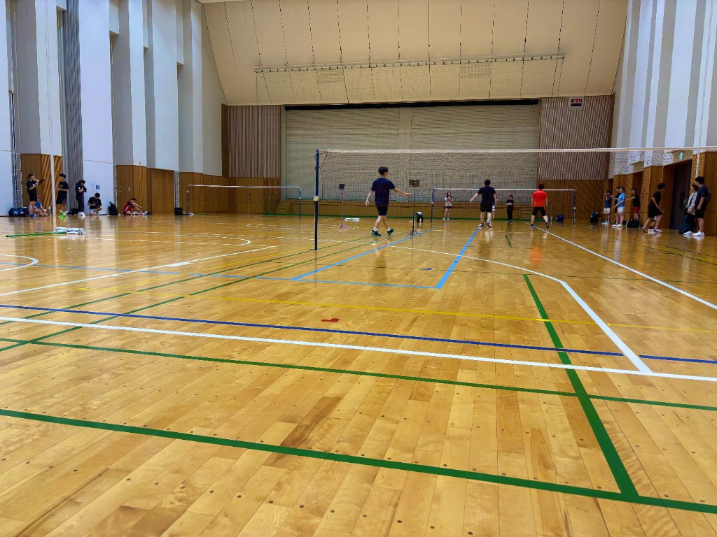 バドミントンの練習風景